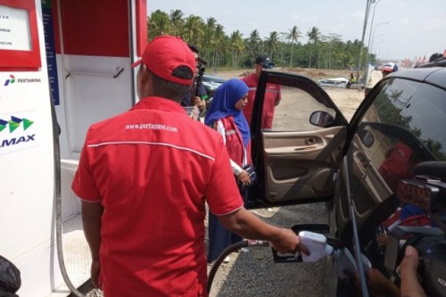 Pertamina Diminta Jual Premium dan Pertalit Di Jalan Tol Trans Sumatera (Fhoto Ant)