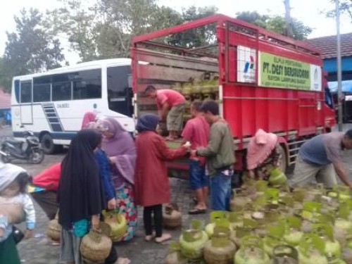 Terjadinya kenaikan harga gas Elpiji 3 kilogram (Kg) di tingkat pengecer di daerah Lampung Barat menjelang lebaran dan pasca lebaran 1440 H menggugah agen gas PT. Desy Bersaudara berinisiatif untuk menggelar Operasi Pasar.